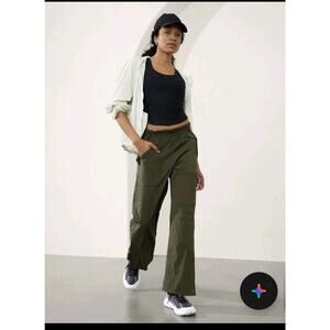 Athleta Trekkie High Rise Parachute Pant Size Large Aspen Olive